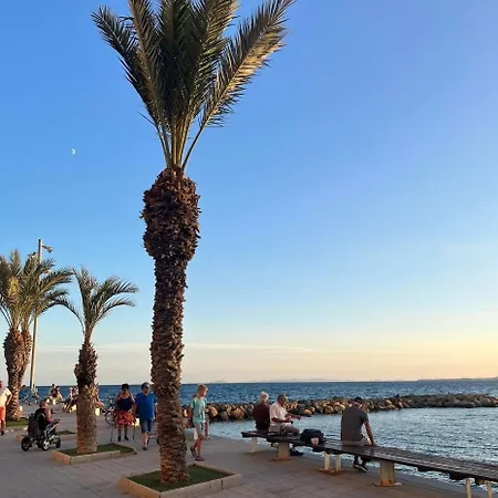 Calle De Palangre 17 *